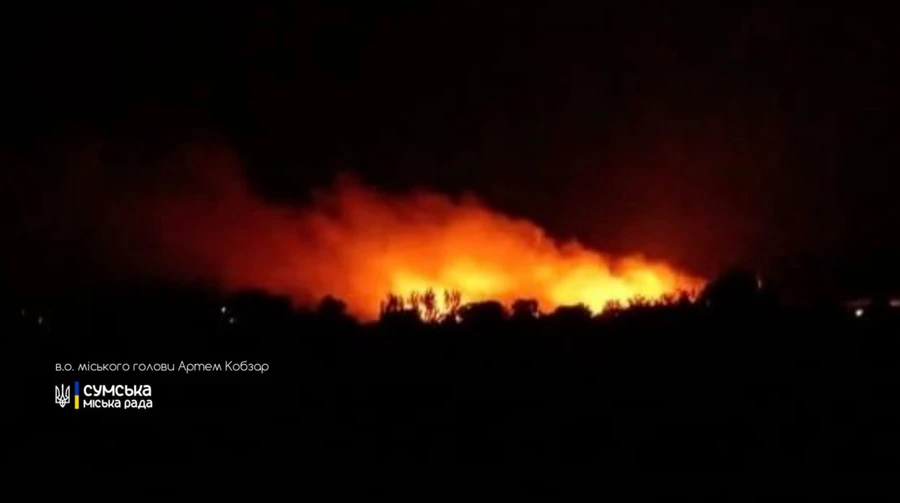 Суми під атакою ударних БпЛА, є влучання й масштабні пожежі