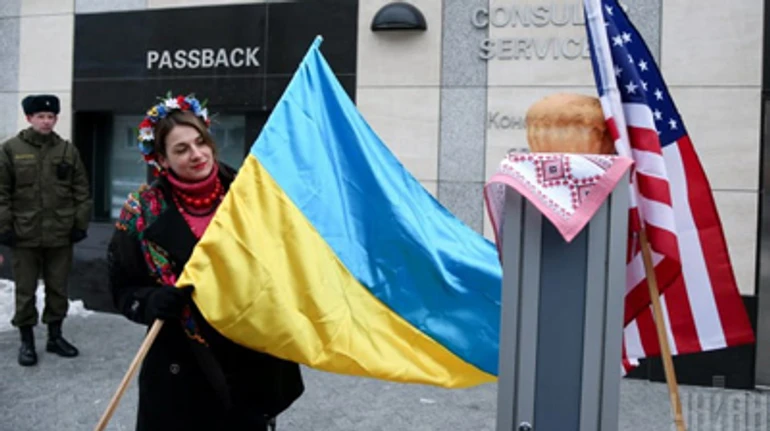 Не так, як в Україні: за яких обставин США евакуйовували свої посольства по світу