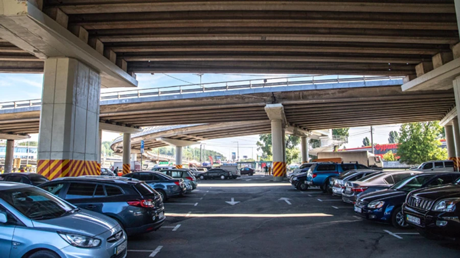 У Києві під час локдауну дозволять паркуватися безкоштовно 