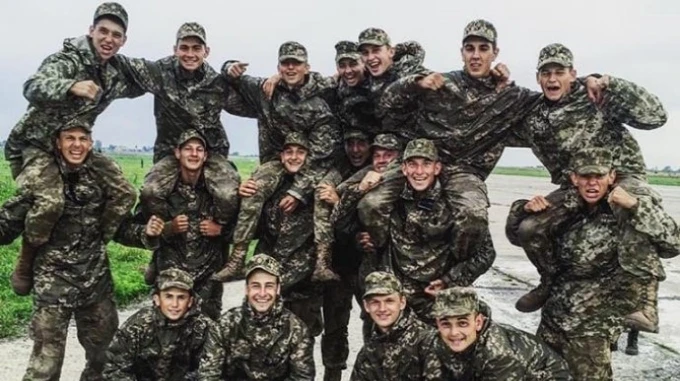 МВС оприлюднило момент падіння АН-26 та фото курсантів, що були на борту