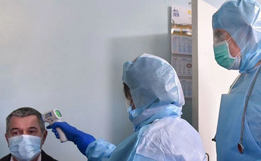 В Україні за добу на COVID-19 захворіли понад 100 медиків 