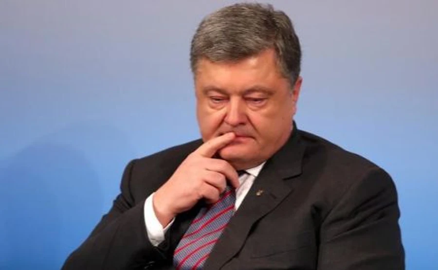 Порошенко хочет стать главным оппозиционером, чтобы спастись – источник
