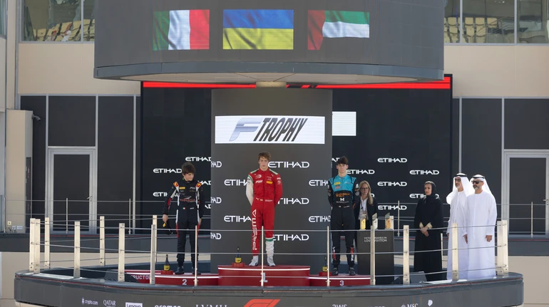 Український гонщик Бондарев виграв дві гонки F1 GP Trophy в Абу-Дабі