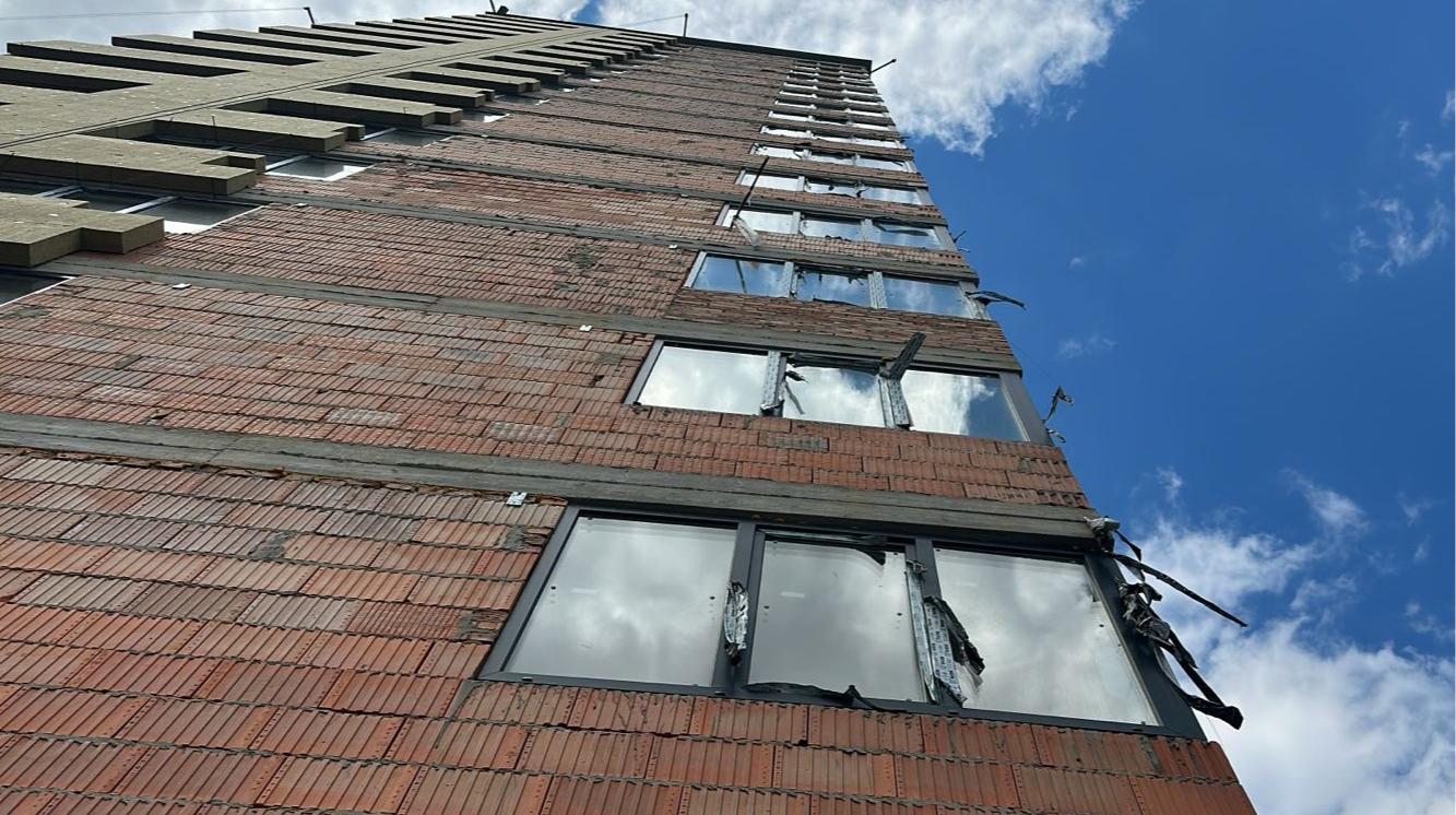 Троє чоловіків упали з висоти 15 поверху і загинули на будівництві у Львові