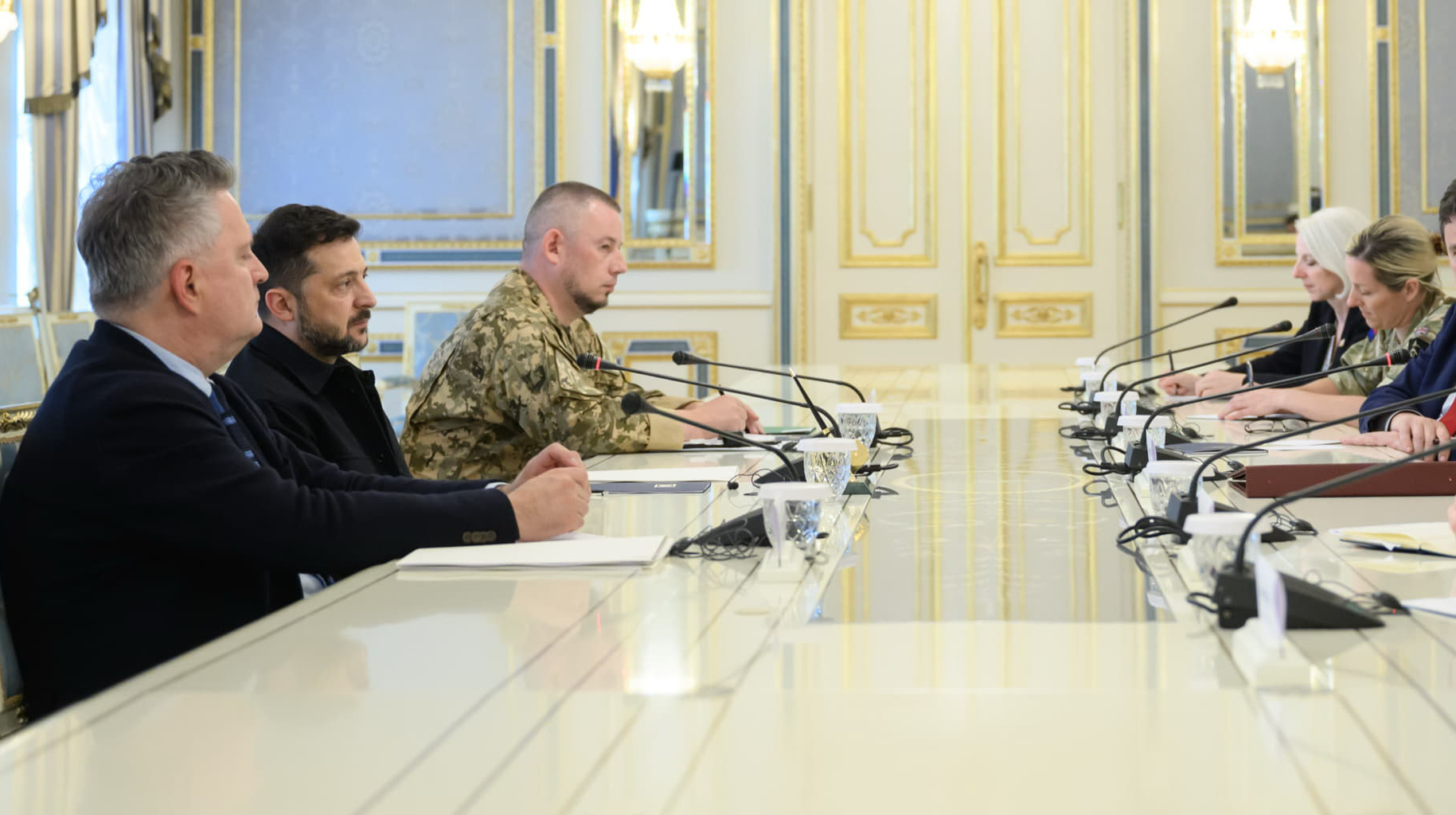 Залужного не взяли на зустріч з британським міністром; в ОПУ кажуть, що він і не хотів
