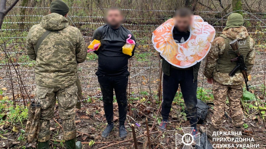 Недетские выходки с розовыми фламинго: предоствращено незаконное пересечение границы