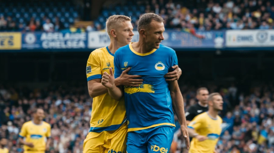 Звездные команды Шевченко и Зинченко сыграли в Лондоне в поддержку Украины