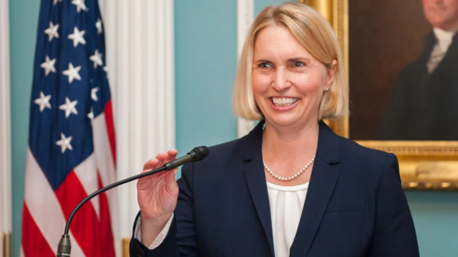 Посол США после серии ночных взрывов в Киеве поблагодарила за работу ПВО Украины