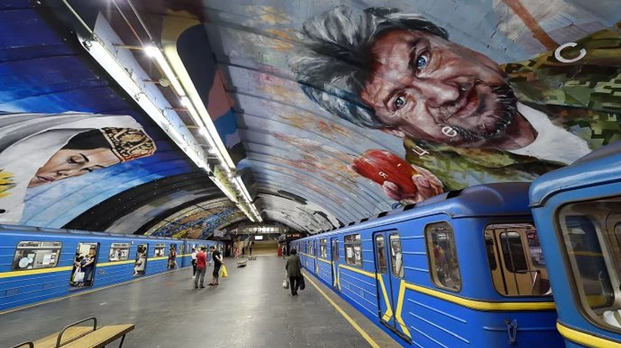 Метро в Киеве будет ходить чаще