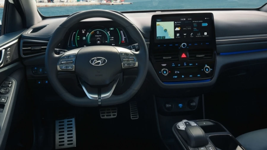 Минфин заказал два электромобиля на 2,1 миллиона