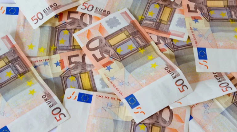 Курс евро обновляет исторический рекорд