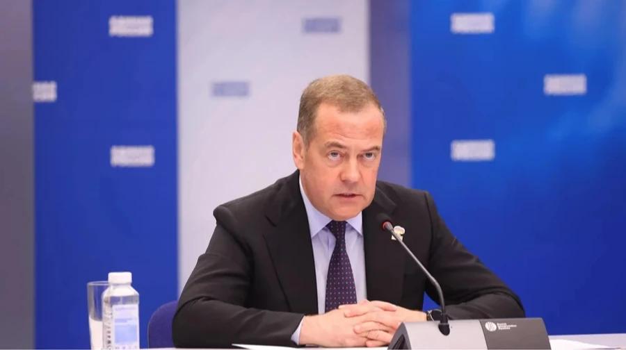 Медведєв заявив, що окупантам не потрібна мобілізація, бо в армії РФ вистачає контрактників