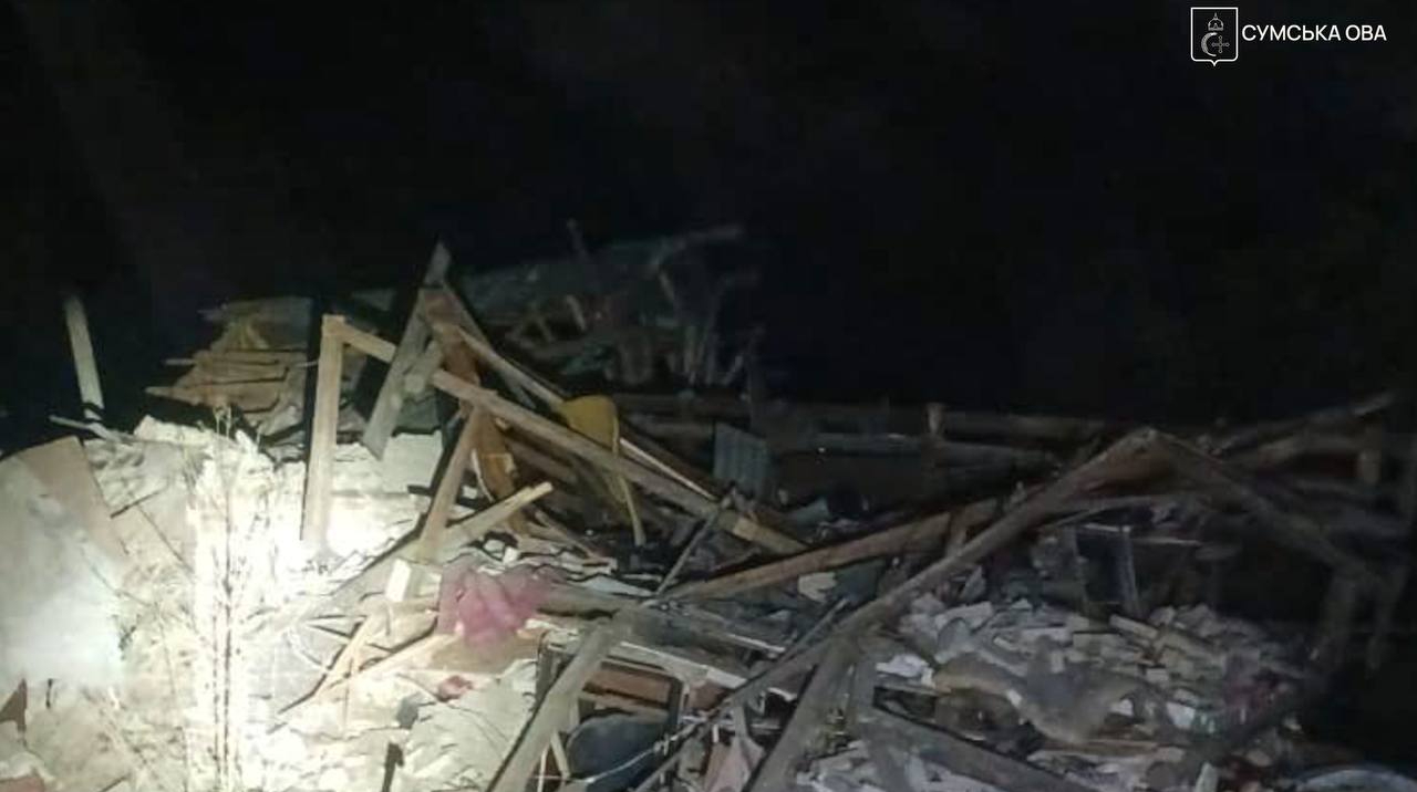 Росіяни вдарили КАБами по Сумах: двоє потерпілих, багато ушкоджень