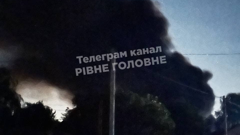Вдруге за два місяці на Рівненщині спалахнув завод з виготовлення пінопласту