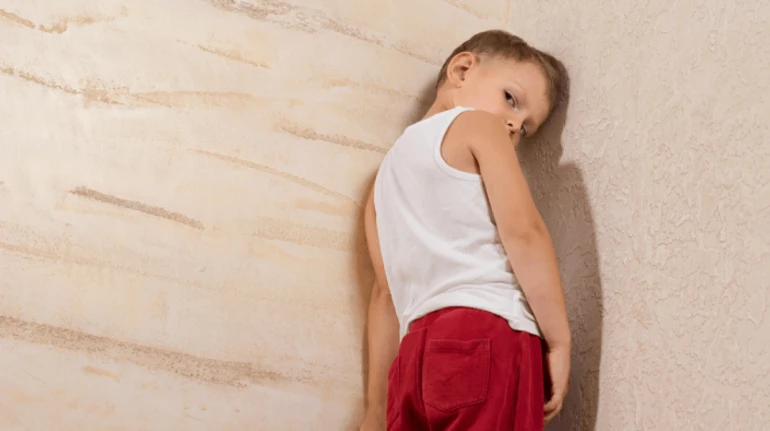 Куток, ігнор чи викинуті іграшки: 10 поширених форм покарання, які нашкодять дитині