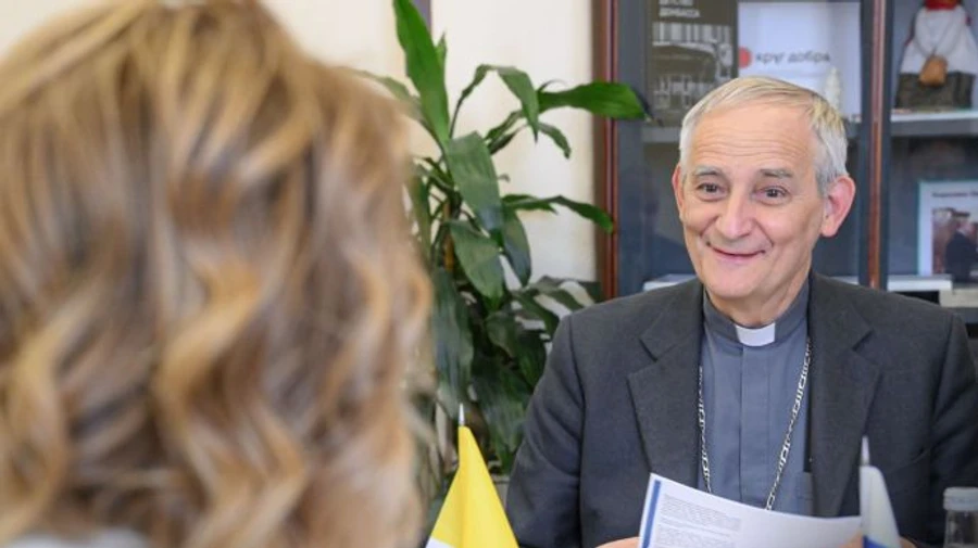 Pope's envoy meets with Russia's Ombudsman for Children's Rights, wanted by The Hague