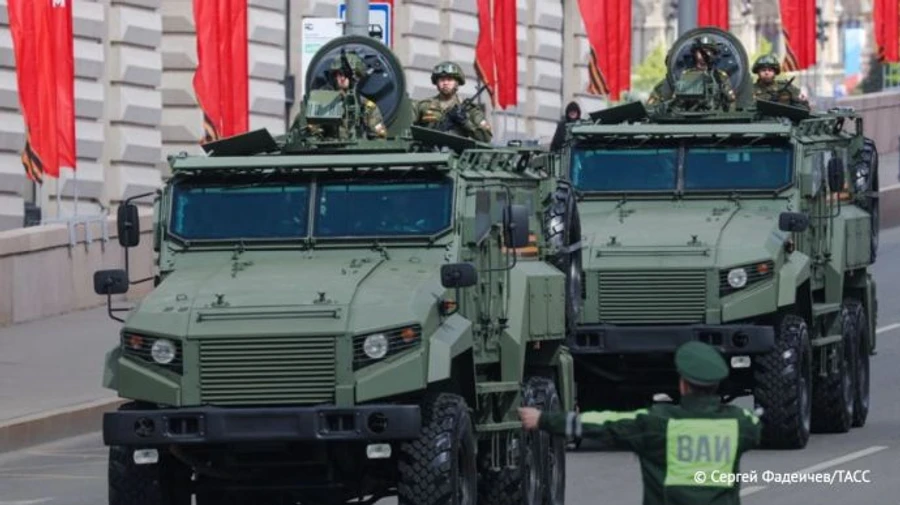 Британська розвідка пояснила, чому на параді в Москві було так мало бронетехніки