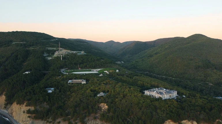 После ареста Навальный выпустил расследование о дворце Путина