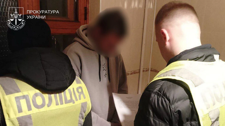 У Києві троє молодиків побили військового, який проходив реабілітацію: їх затримали