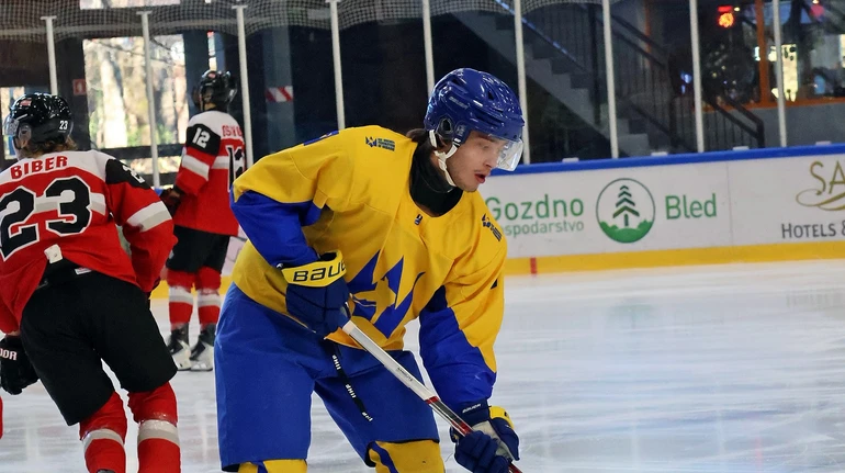 Пропустили 9 шайб: молодежная сборная Украины разгромно проиграла Австрии на чемпионате мира