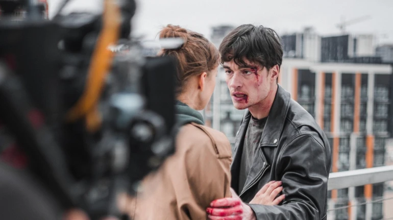 Между СТБ и ТикТоком: что такое вертикальные драмы и при чем здесь украинцы