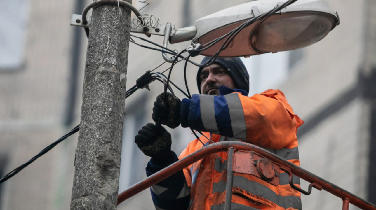 New power cuts in 13 Ukrainian oblasts due to Russian strikes and bad weather