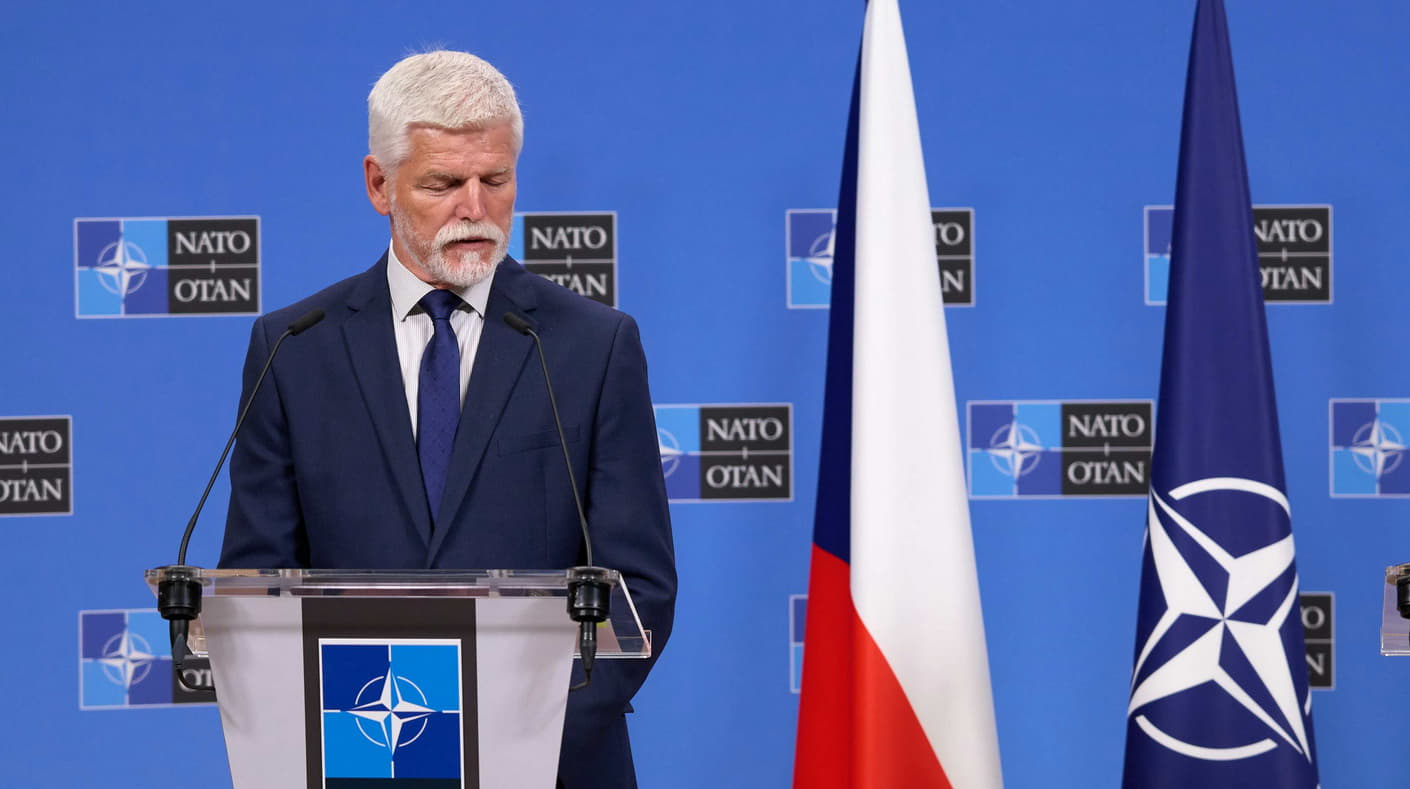 Відсторонення від НАТО: чому атака на президента Павела веде до орбанізації Чехії