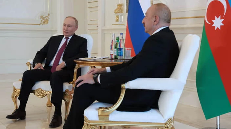 Объятия с Путиным, партнерство с Украиной: какой внешний курс выбрал Азербайджан