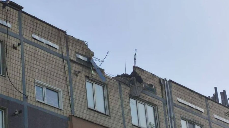 Nikopol struck with 30 shells, 2 men and a girl injured