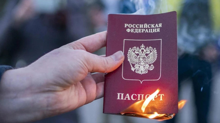 Russians are failing in efforts to give out Russian passports to Ukrainians in the occupied territories: only 1% of population has taken a passport so far
