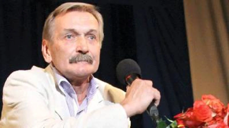 Гладил, прижимал, лез под одежду: актера Владимира Талашко обвиняют в домогательствах. Минкульт начал расследование