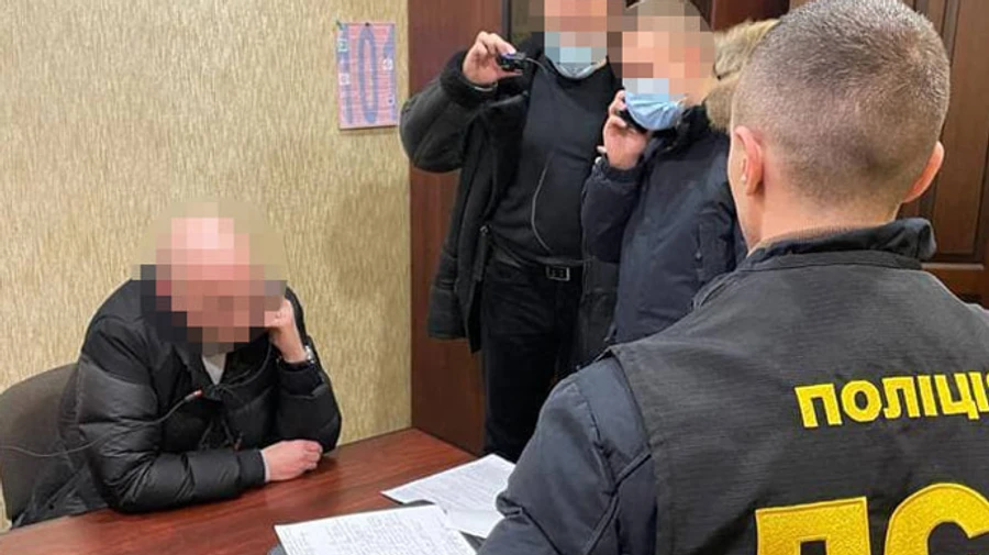 Задержали замдиректора Украэроруха: подозревают в мошенничестве на $100 тысяч 