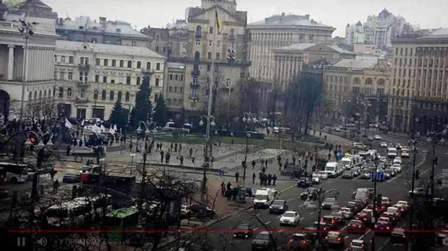 На Майдані спокійно: по 2 сотні мітингарів і поліцейських 