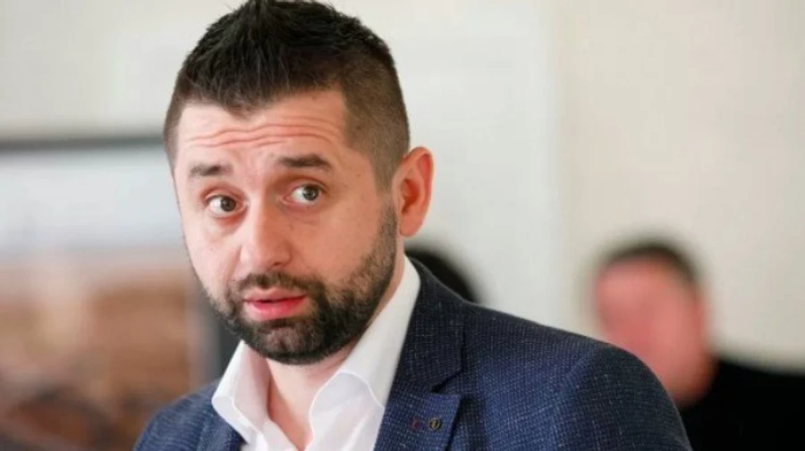 Арахамия: Кравчука уважаем, но в Крым ничего не планируем запускать