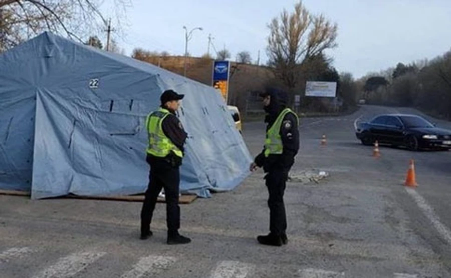 На в’їздах в Чернівецьку область встановили блок-пости