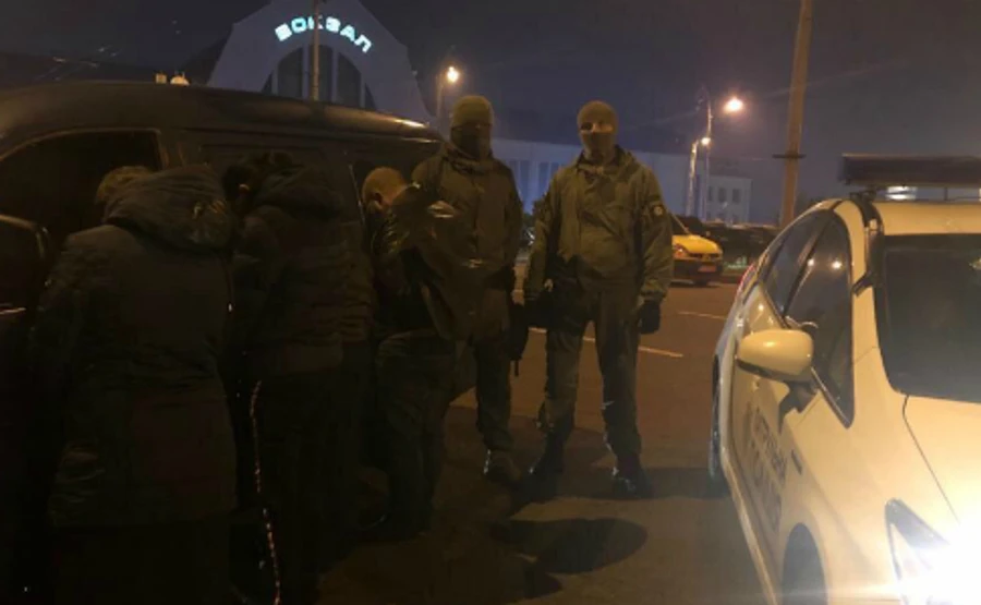 Поліція схопила групу злодіїв, які утримували в рабстві майже сто людей