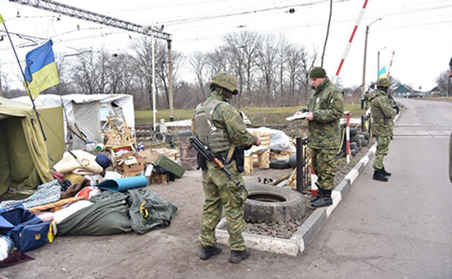 Всіх затриманих учасників блокади ОРДЛО звільнено - Депутати