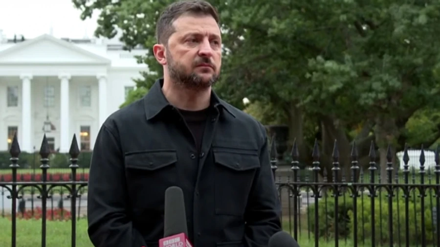 Зеленський: Питання територій ми залишимо між мною і Путіним