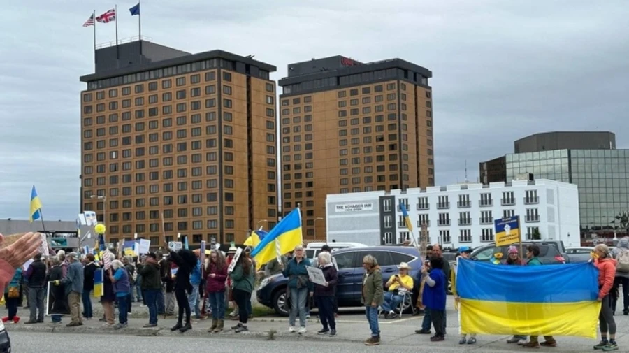 Во время встречи Трампа и Путина на Аляске продолжаются митинги в поддержку Украины