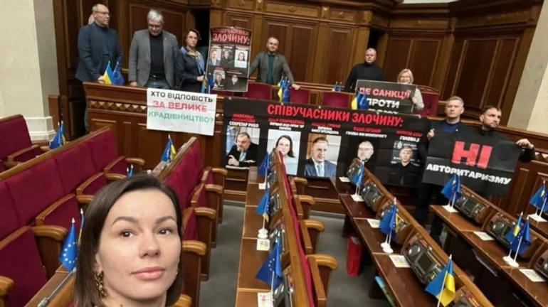 Заседание Верховной Рады снова не состоялось из-за блокирования ЕС