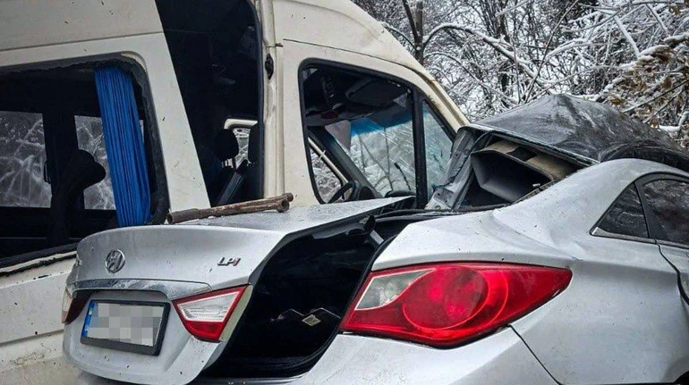 В ДТП на трассе Киев-Одесса погибли два человека, еще 10 пострадали