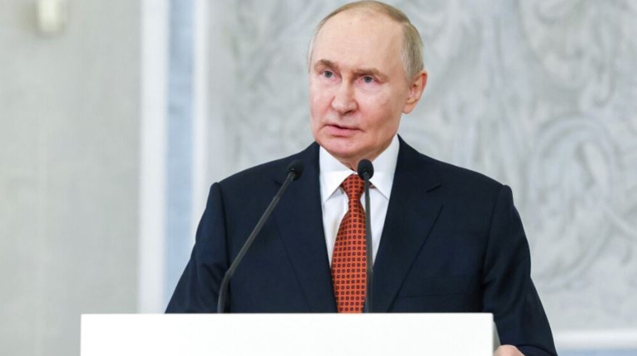 У Путіна заявили, що нікого не запрошували на парад і показали, хто 