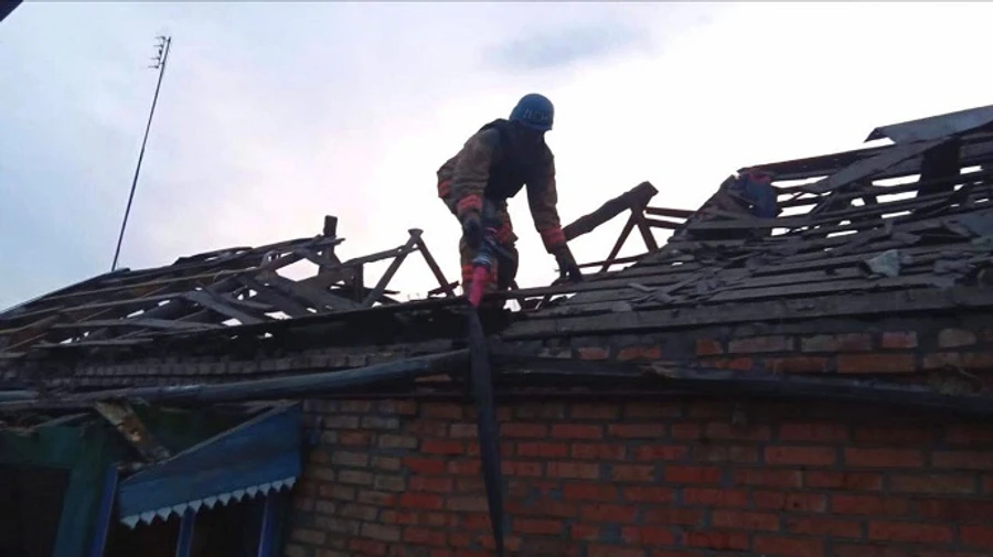 Russians hit Nikopol injuring six people