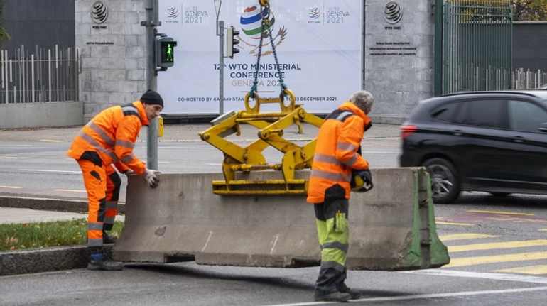 С агрессором не торгуем: как Запад приступил к блокированию импорта из РФ