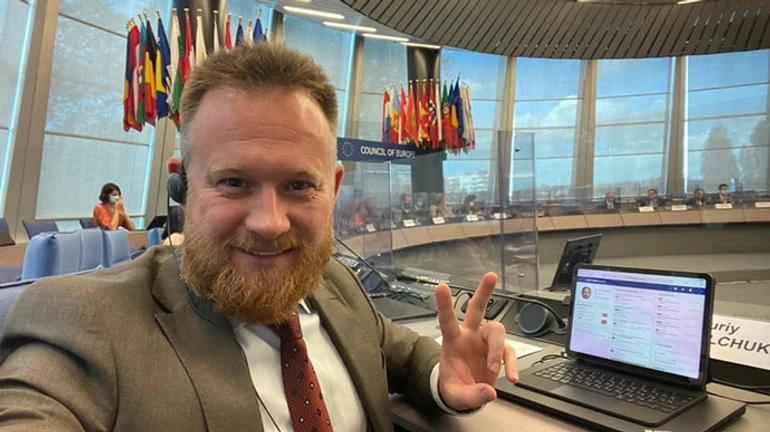 Слуга, що називав коронавірус вигадкою, розкаже про COVID-паспорти на сесії ПАРЄ