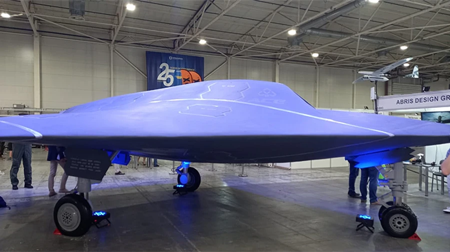 У Києві презентували надшвидкий бойовий дрон, невидимий для радарів