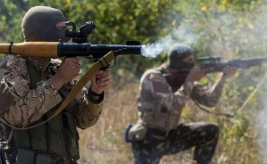 Боевики обстреляли Марьинку и ранили женщину