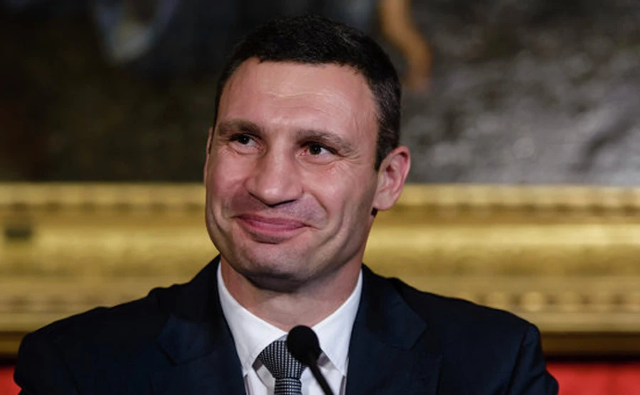 Кличко заявил о планах на 300 км дорог и готовности к снегопадам