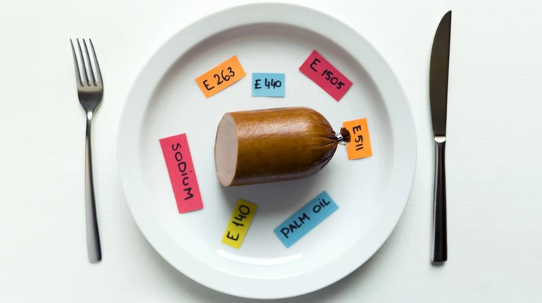 Ученые назвали пищевые консерванты, которые могут повышать риск онкозаболеваний