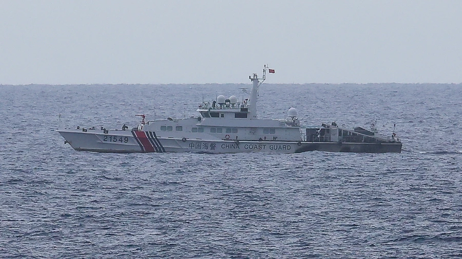 China is sending warships en masse to Japanese islands and calling them its own